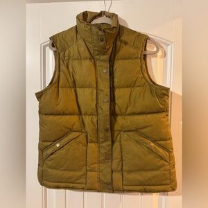Orvis and Halley Stevensons Women's Noreaster Khaki Puffer Vest In Size Medium